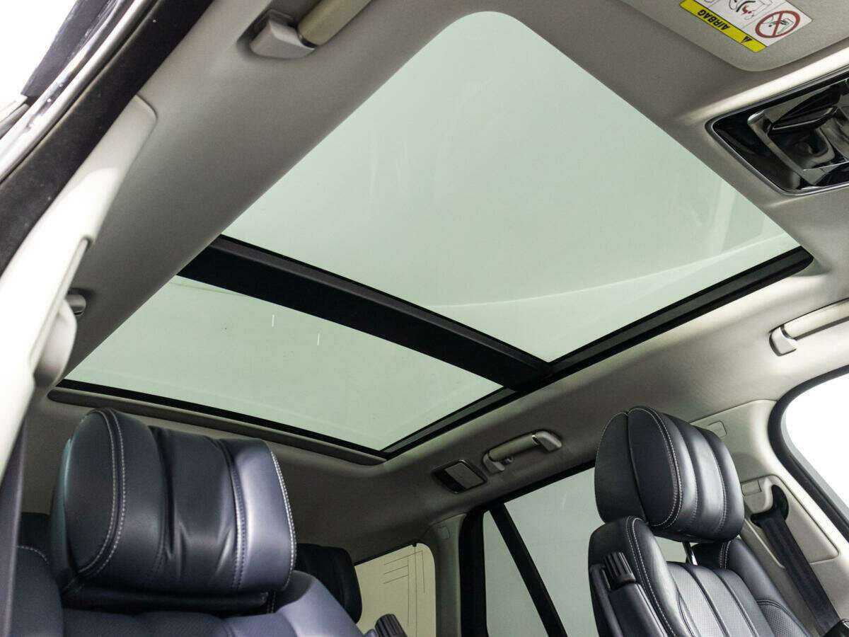 Land Rover Range Rover с пробегом — 2015 год. Фото: #17