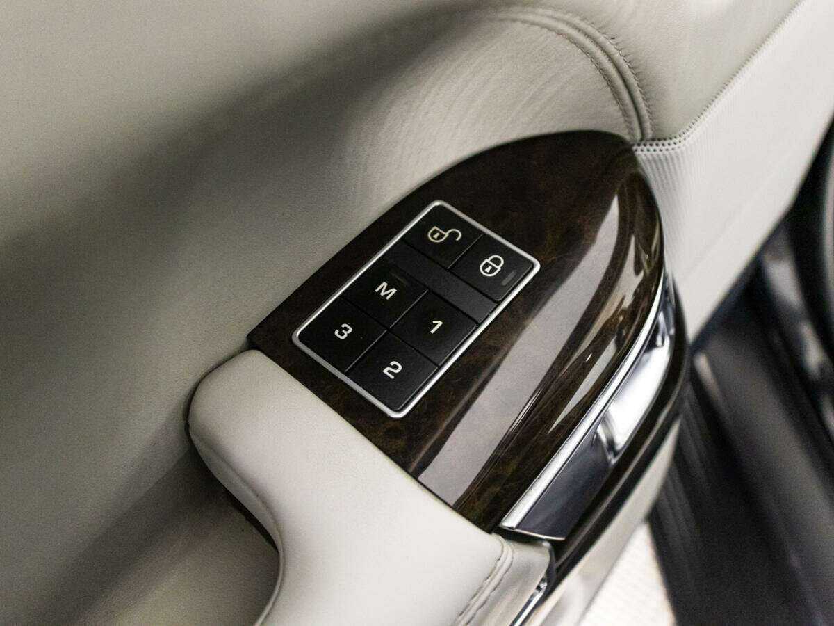 Land Rover Range Rover с пробегом — 2015 год. Фото: #21