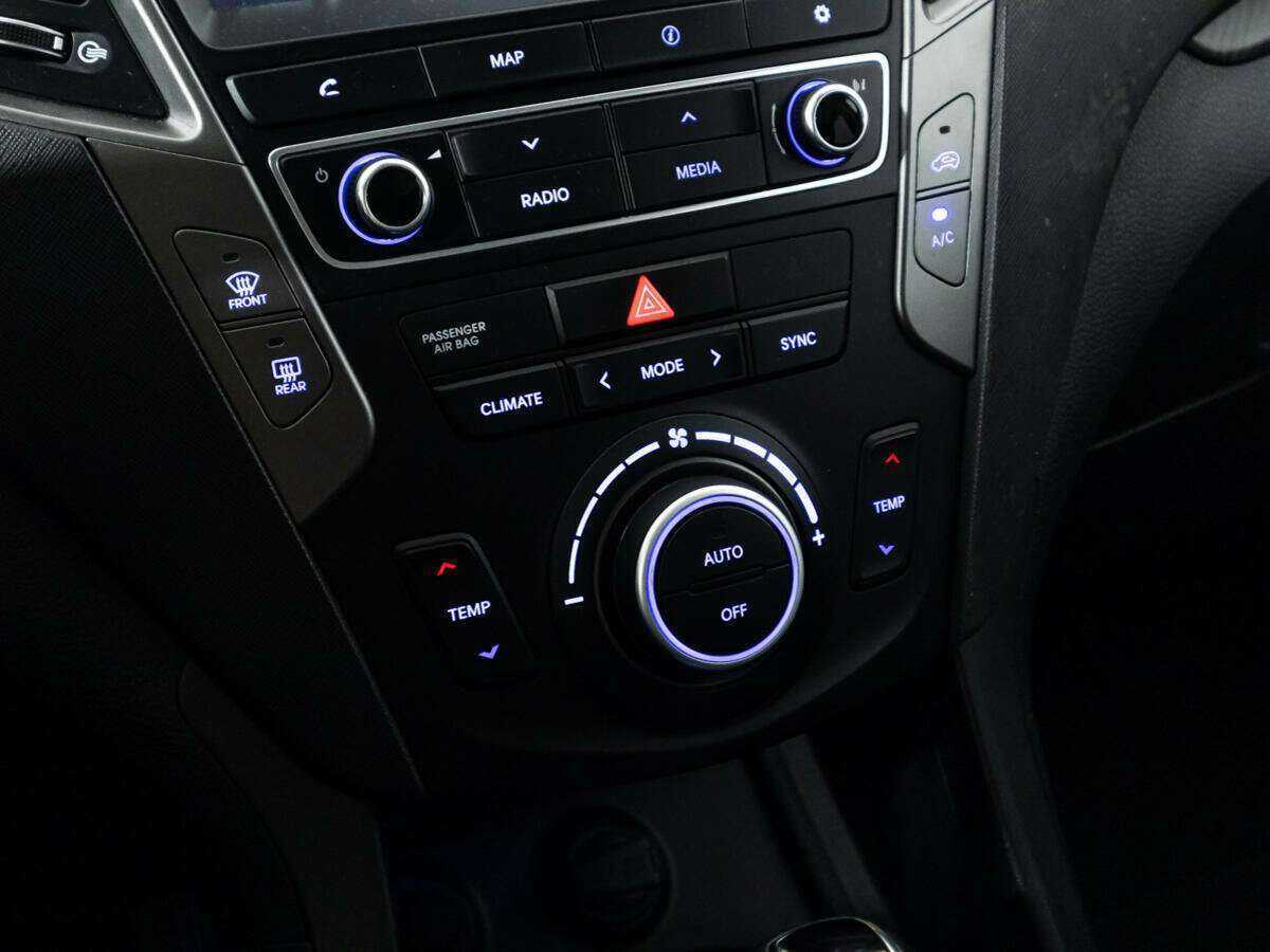 Hyundai Santa Fe с пробегом — 2017 год. Фото: #19