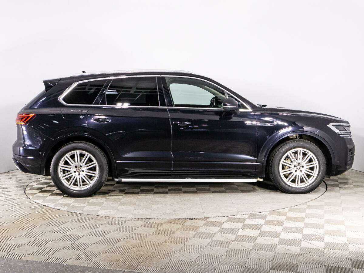 Volkswagen Touareg с пробегом — 2018 год. Фото: #3