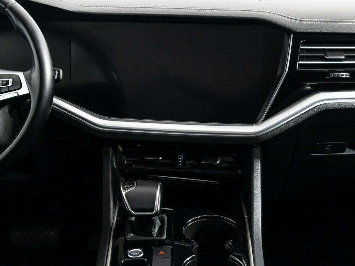 Volkswagen Touareg с пробегом — 2018 год. Фото: #13
