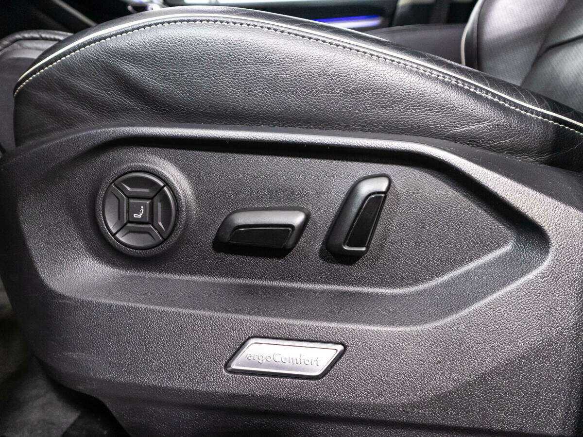 Volkswagen Touareg с пробегом — 2018 год. Фото: #15