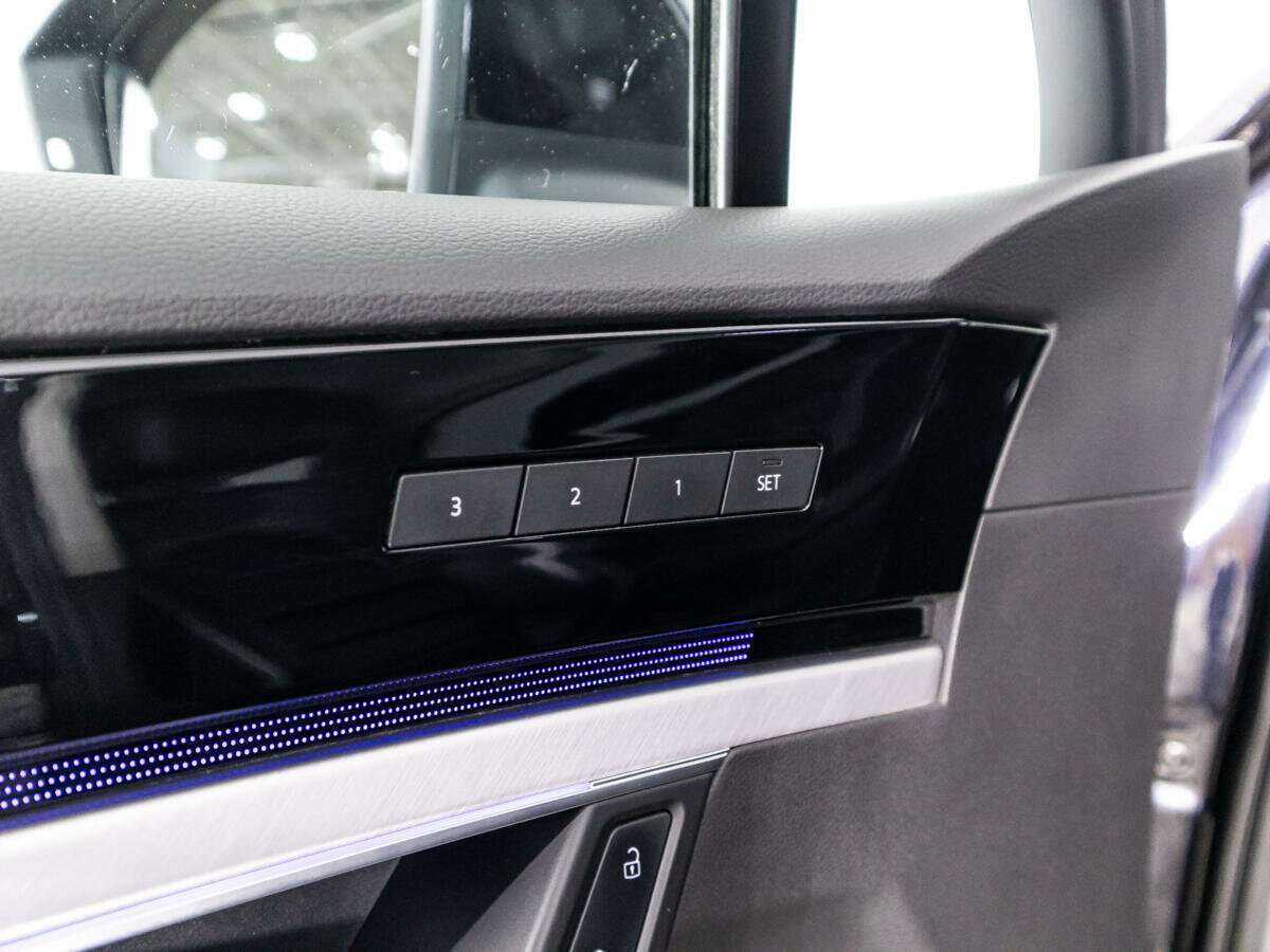 Volkswagen Touareg с пробегом — 2018 год. Фото: #16