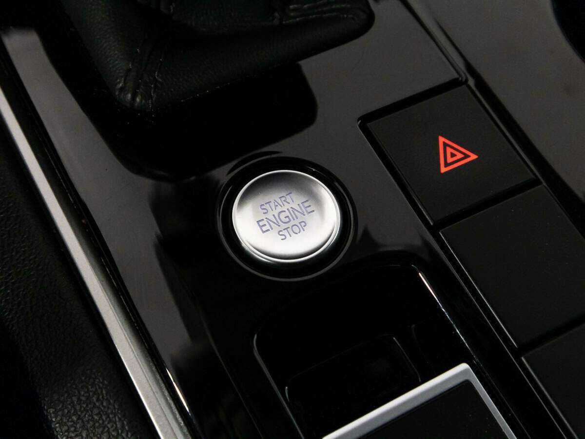 Volkswagen Touareg с пробегом — 2018 год. Фото: #21