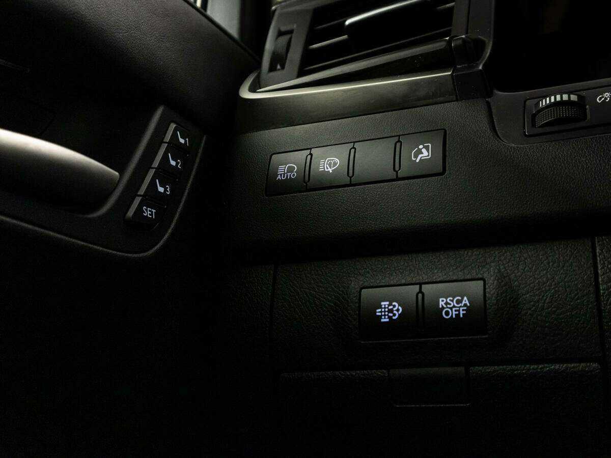 Lexus LX с пробегом — 2016 год. Фото: #16