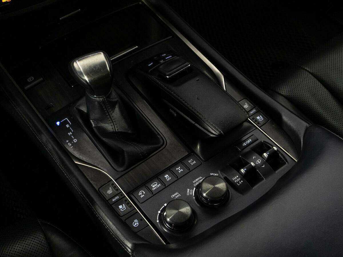 Lexus LX с пробегом — 2016 год. Фото: #21