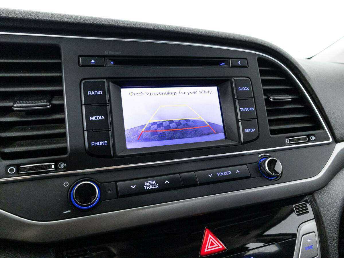 Hyundai Elantra с пробегом — 2018 год. Фото: #13