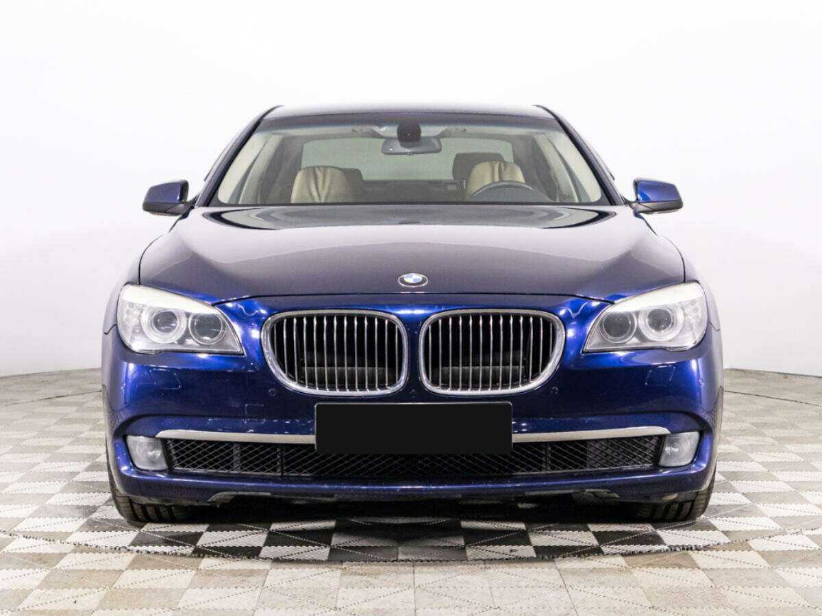 BMW 7 серии с пробегом — 2011 год. Фото: #1