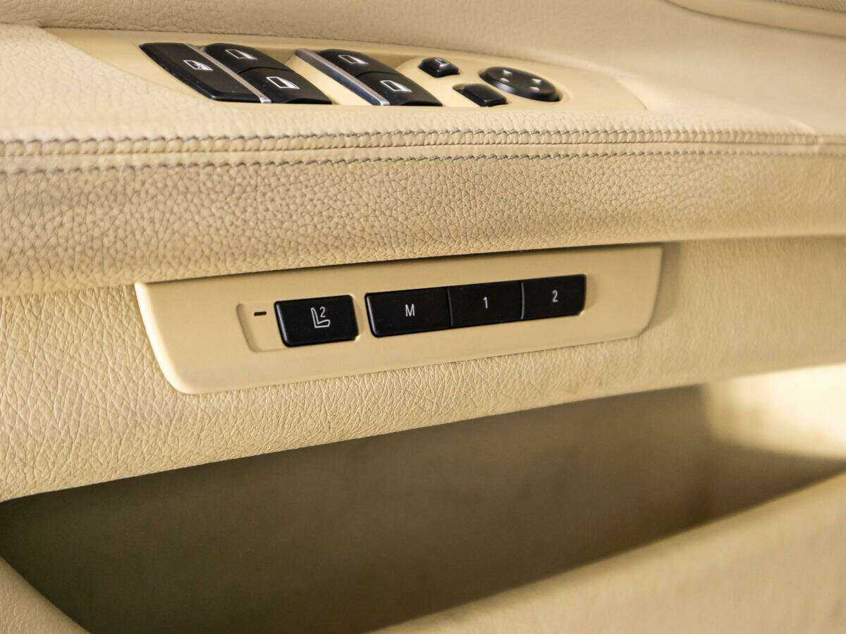 BMW 7 серии с пробегом — 2011 год. Фото: #16