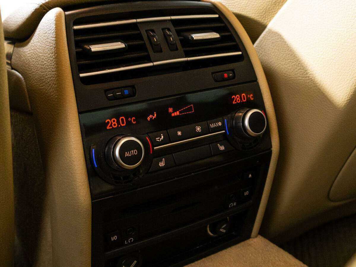 BMW 7 серии с пробегом — 2011 год. Фото: #23