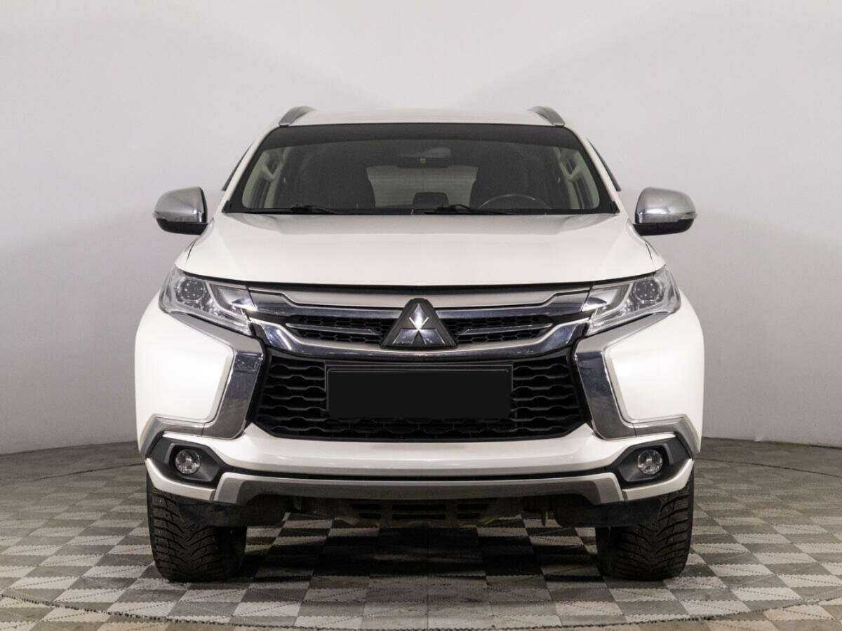 Mitsubishi Pajero Sport с пробегом — 2019 год. Фото: #1