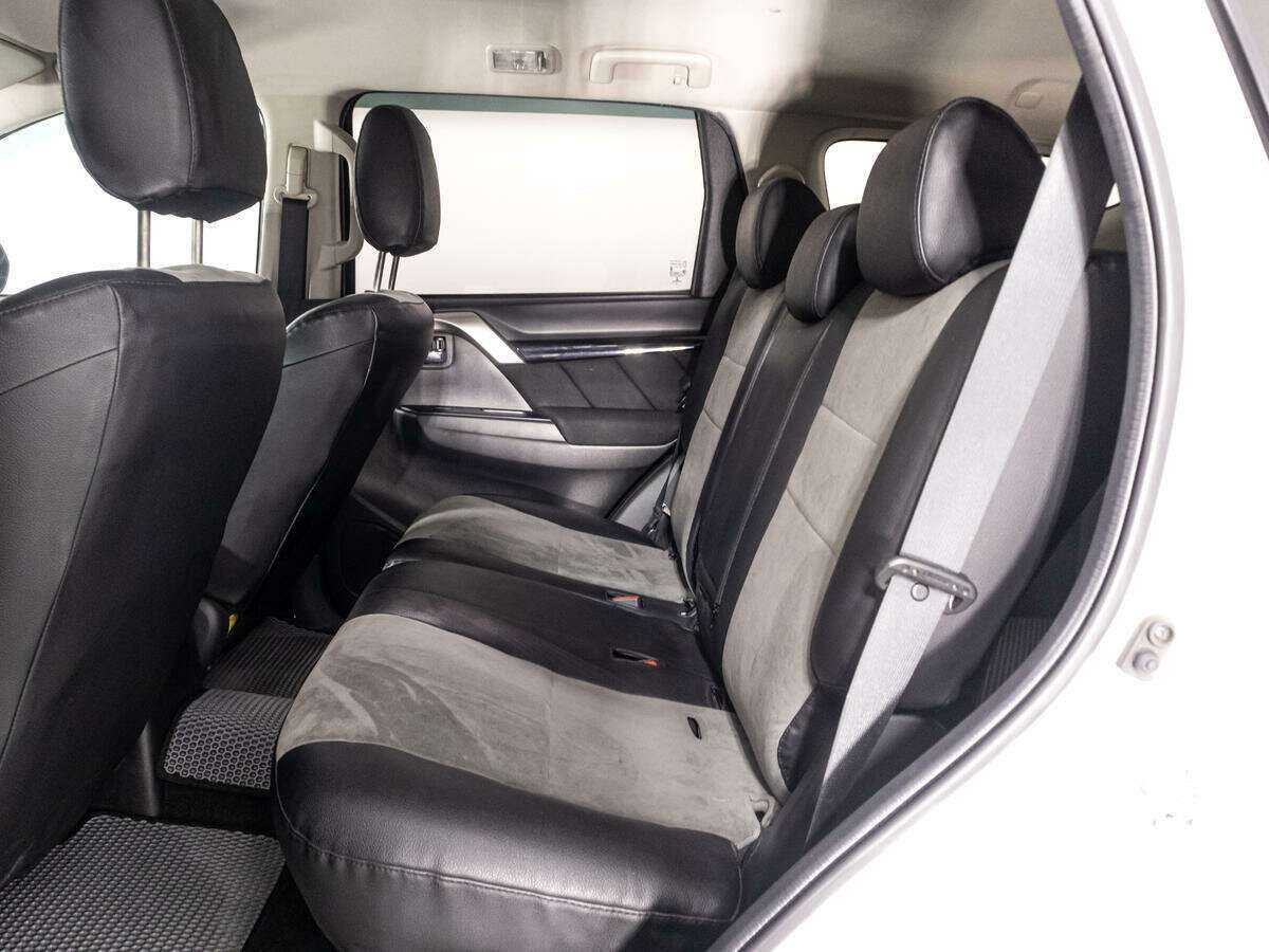 Mitsubishi Pajero Sport с пробегом — 2019 год. Фото: #9