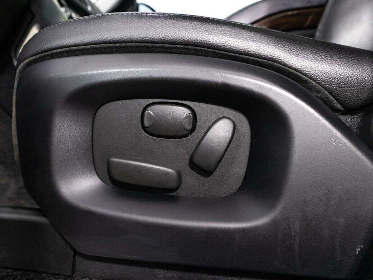 Land Rover Range Rover с пробегом — 2014 год. Фото: #17