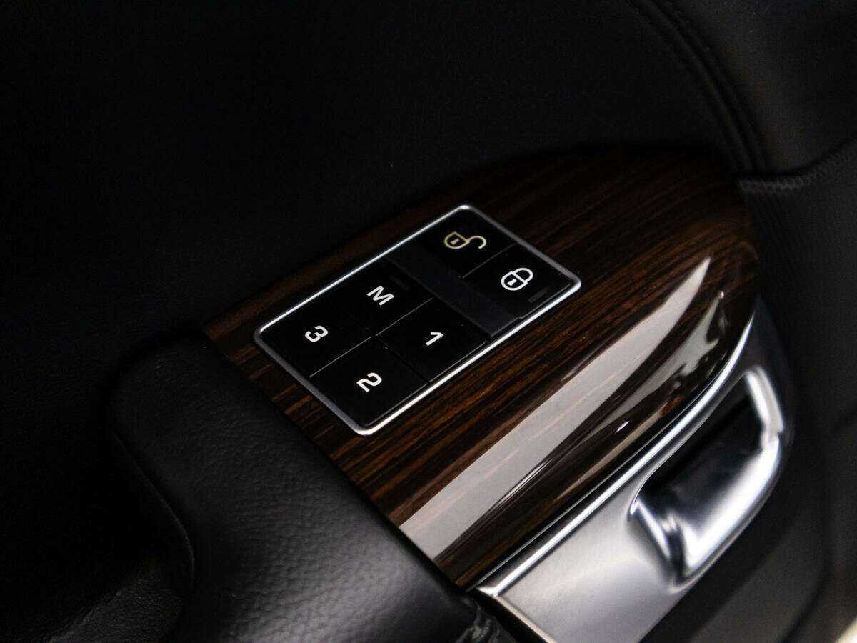 Land Rover Range Rover с пробегом — 2014 год. Фото: #18