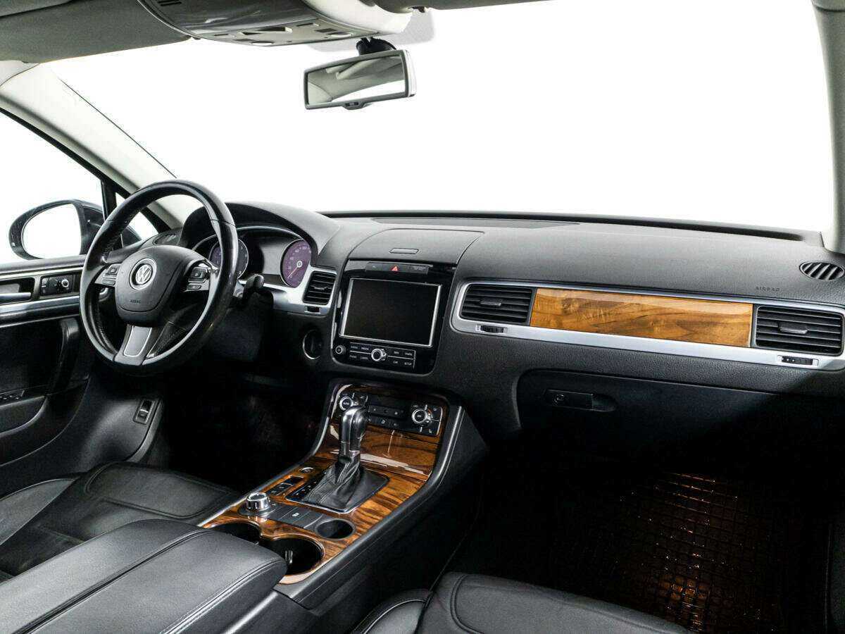 Volkswagen Touareg с пробегом — 2010 год. Фото: #8