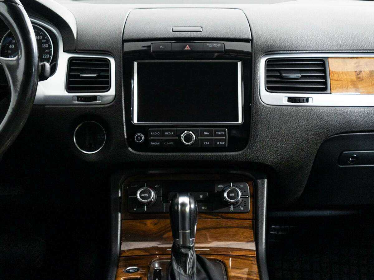 Volkswagen Touareg с пробегом — 2010 год. Фото: #13