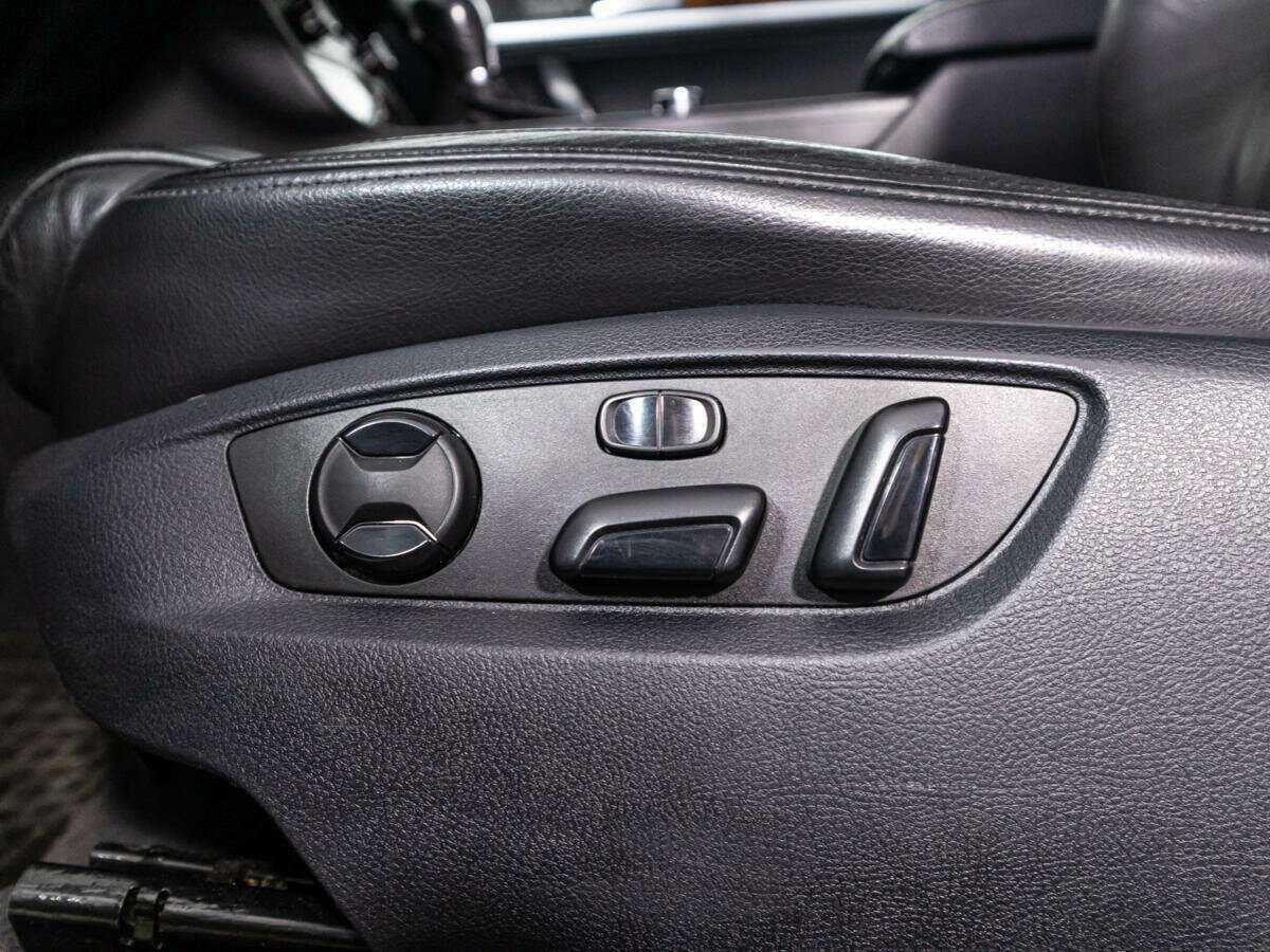 Volkswagen Touareg с пробегом — 2010 год. Фото: #14