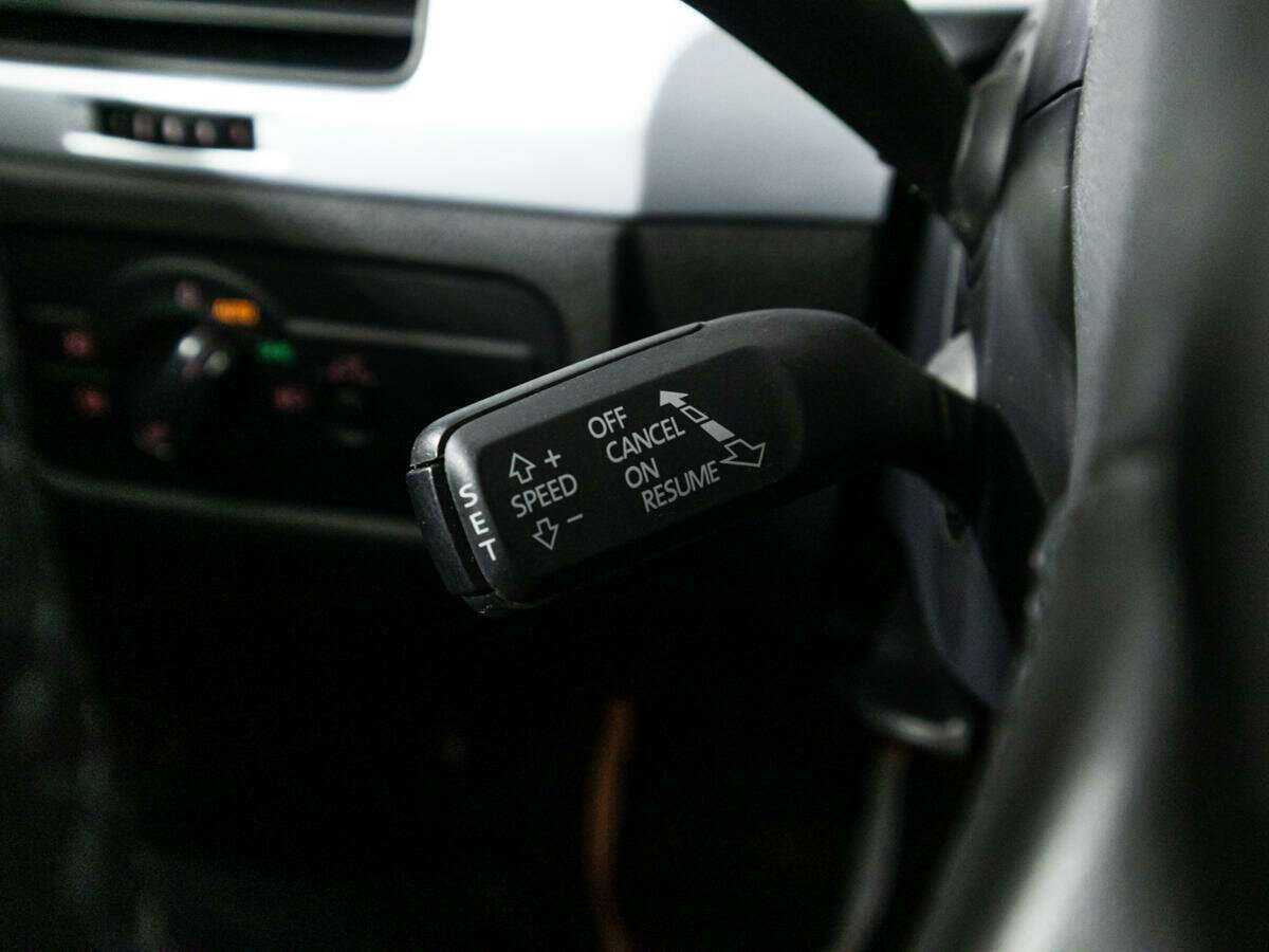 Volkswagen Touareg с пробегом — 2010 год. Фото: #16