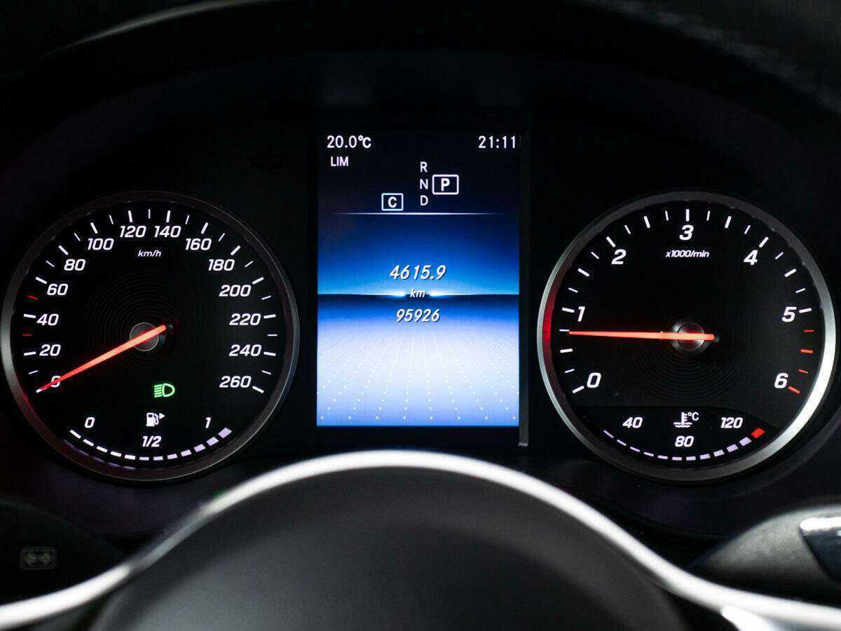 Mercedes-Benz GLC с пробегом — 2019 год. Фото: #11