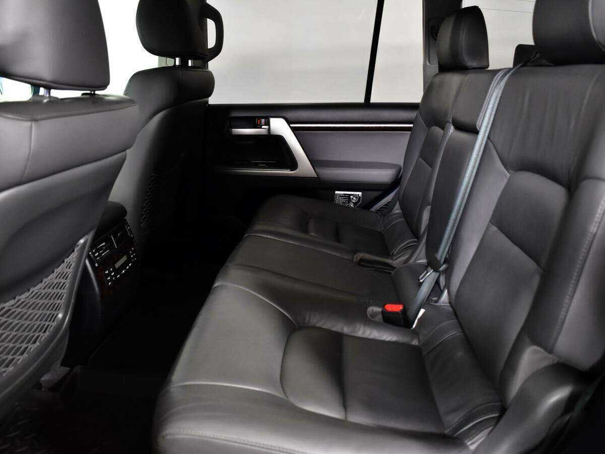 Toyota Land Cruiser с пробегом — 2010 год. Фото: #8