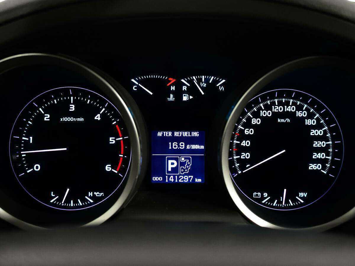 Toyota Land Cruiser с пробегом — 2010 год. Фото: #9