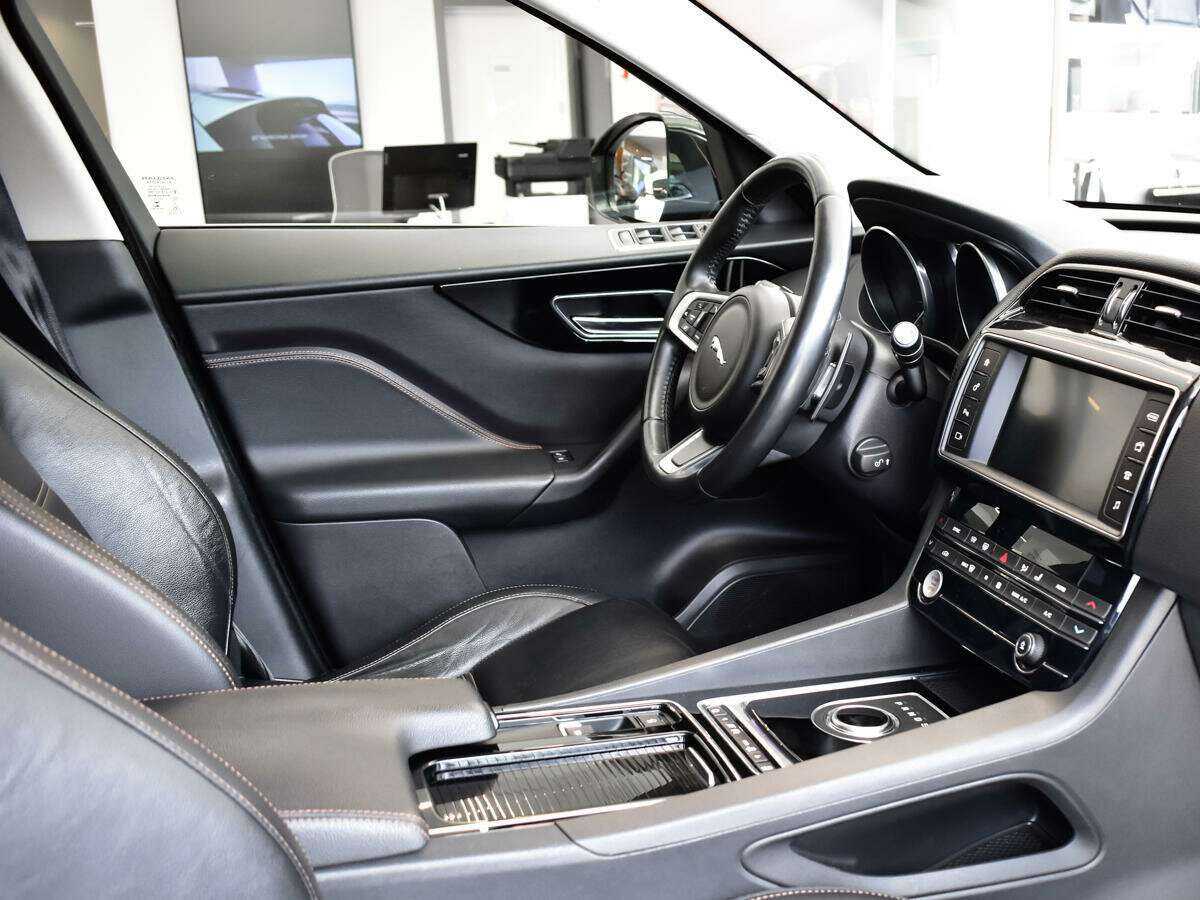 Jaguar F-Pace с пробегом — 2017 год. Фото: #6