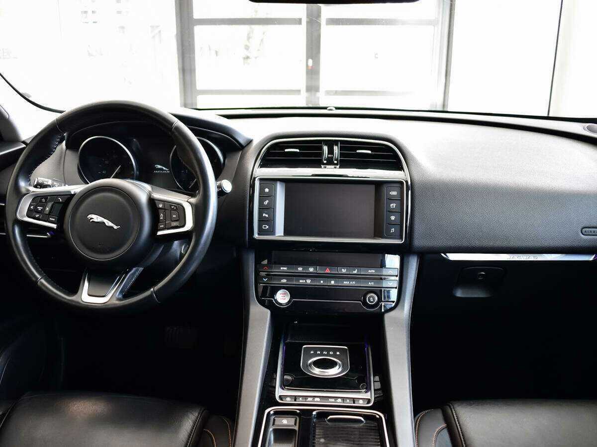 Jaguar F-Pace с пробегом — 2017 год. Фото: #10