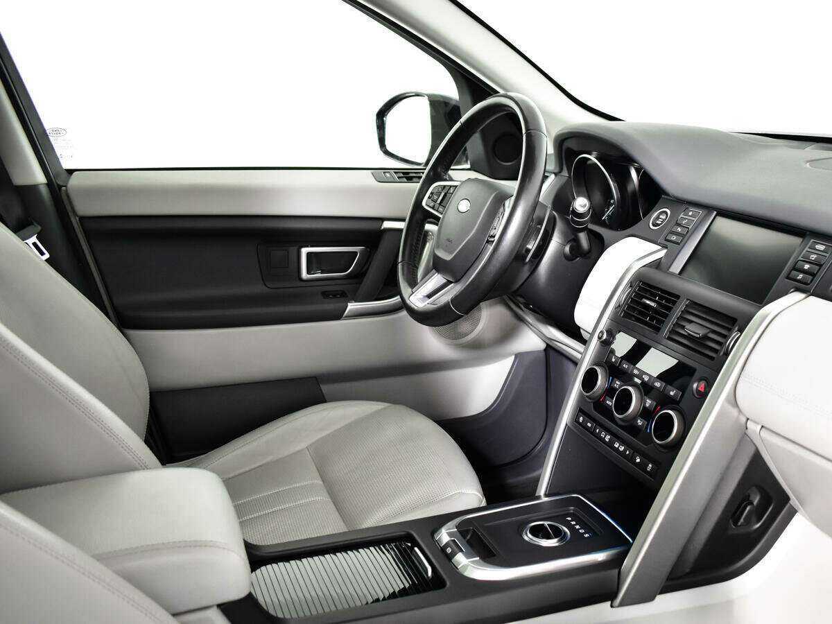 Land Rover Discovery Sport с пробегом — 2017 год. Фото: #6