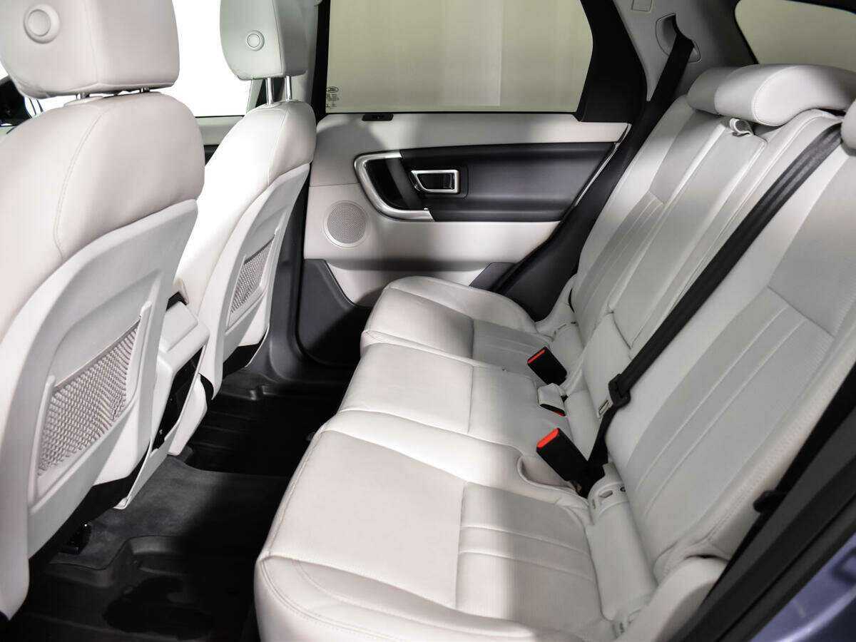 Land Rover Discovery Sport с пробегом — 2017 год. Фото: #7