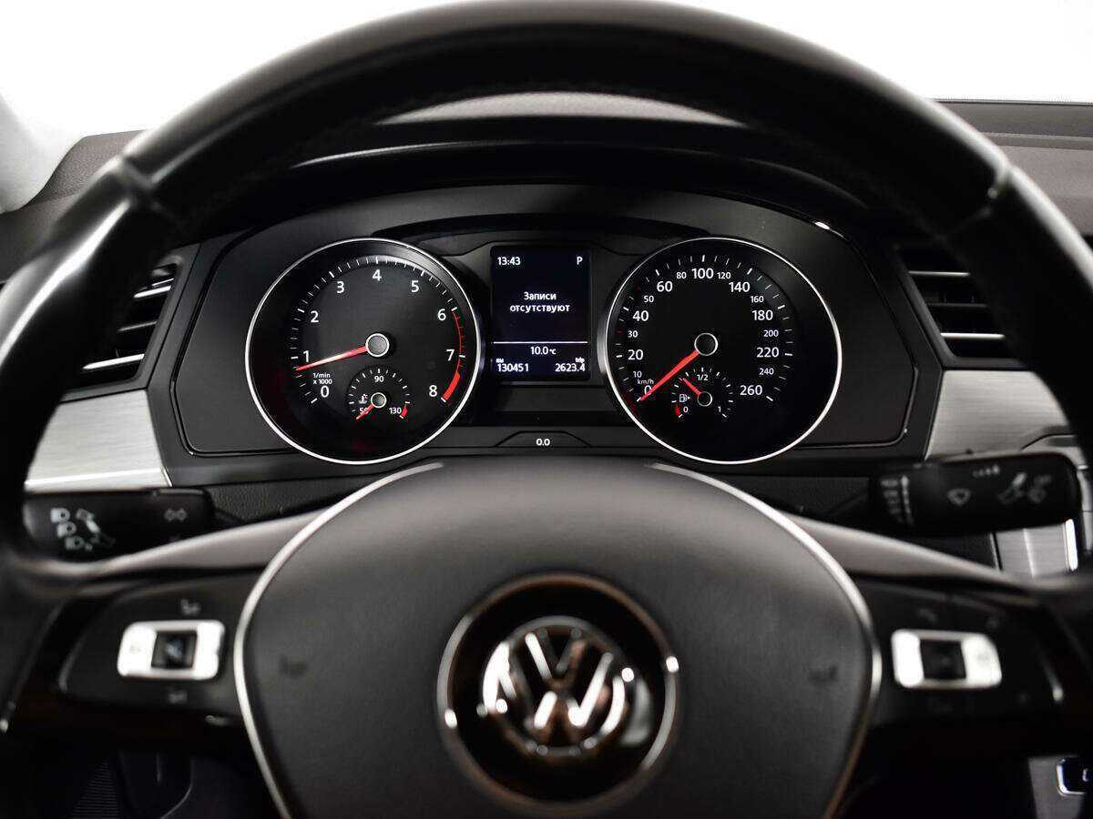Volkswagen Passat с пробегом — 2017 год. Фото: #10