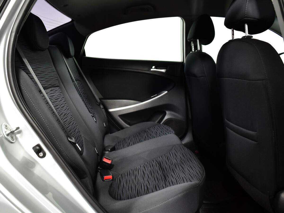 Hyundai Solaris с пробегом — 2014 год. Фото: #9