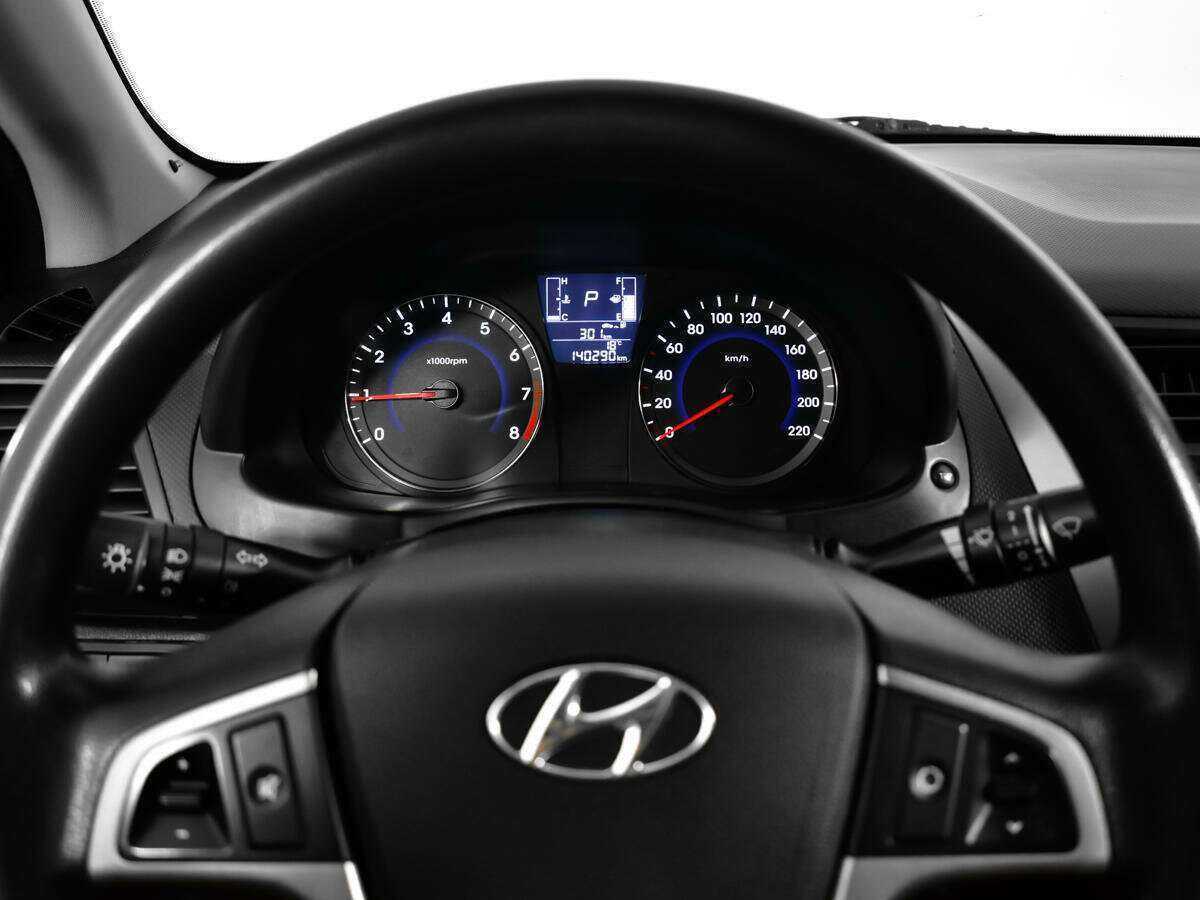 Hyundai Solaris с пробегом — 2014 год. Фото: #10