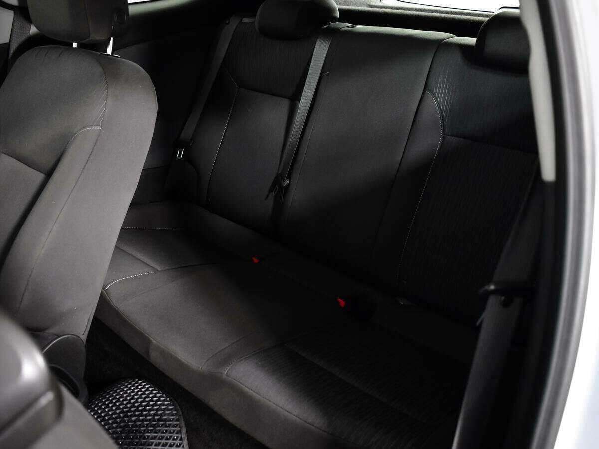 Opel Astra с пробегом — 2012 год. Фото: #9