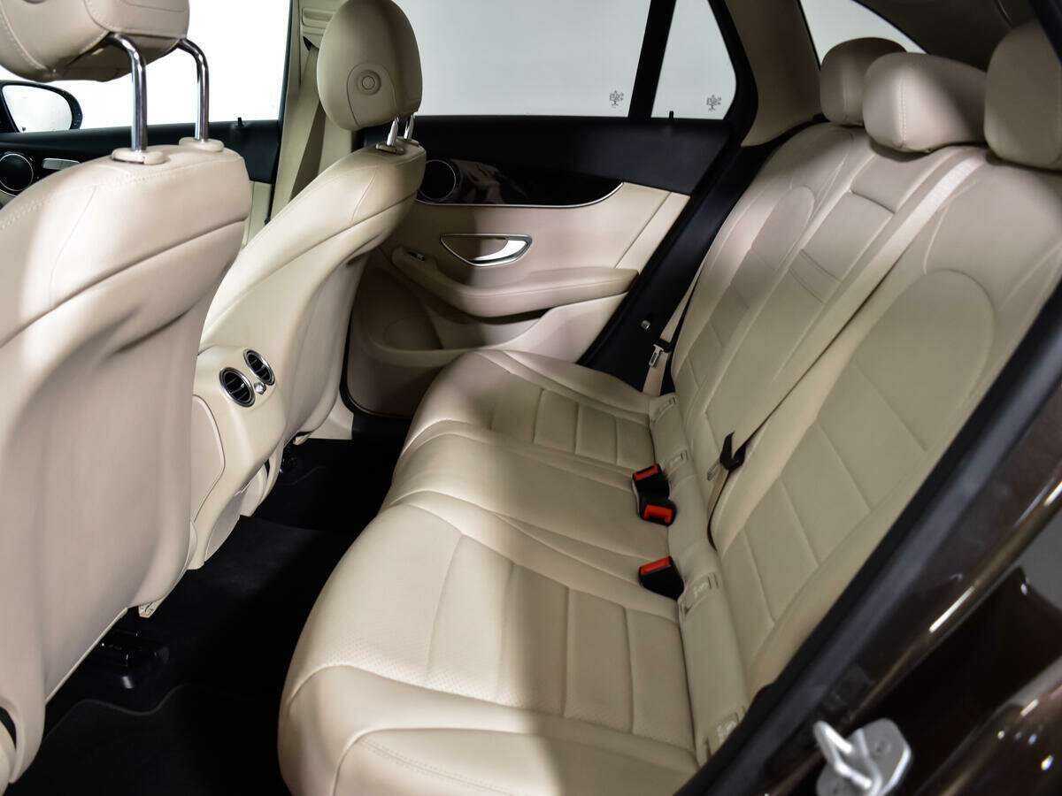 Mercedes-Benz GLC с пробегом — 2015 год. Фото: #9