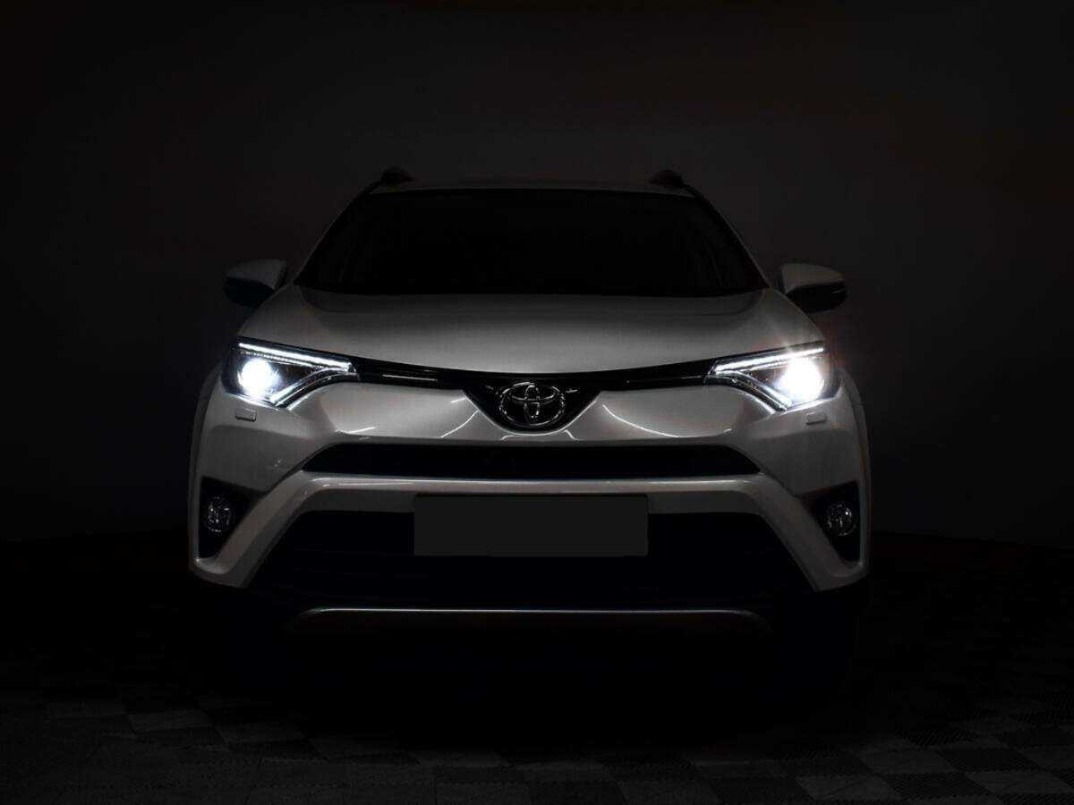 Toyota RAV4 с пробегом — 2018 год. Фото: #3