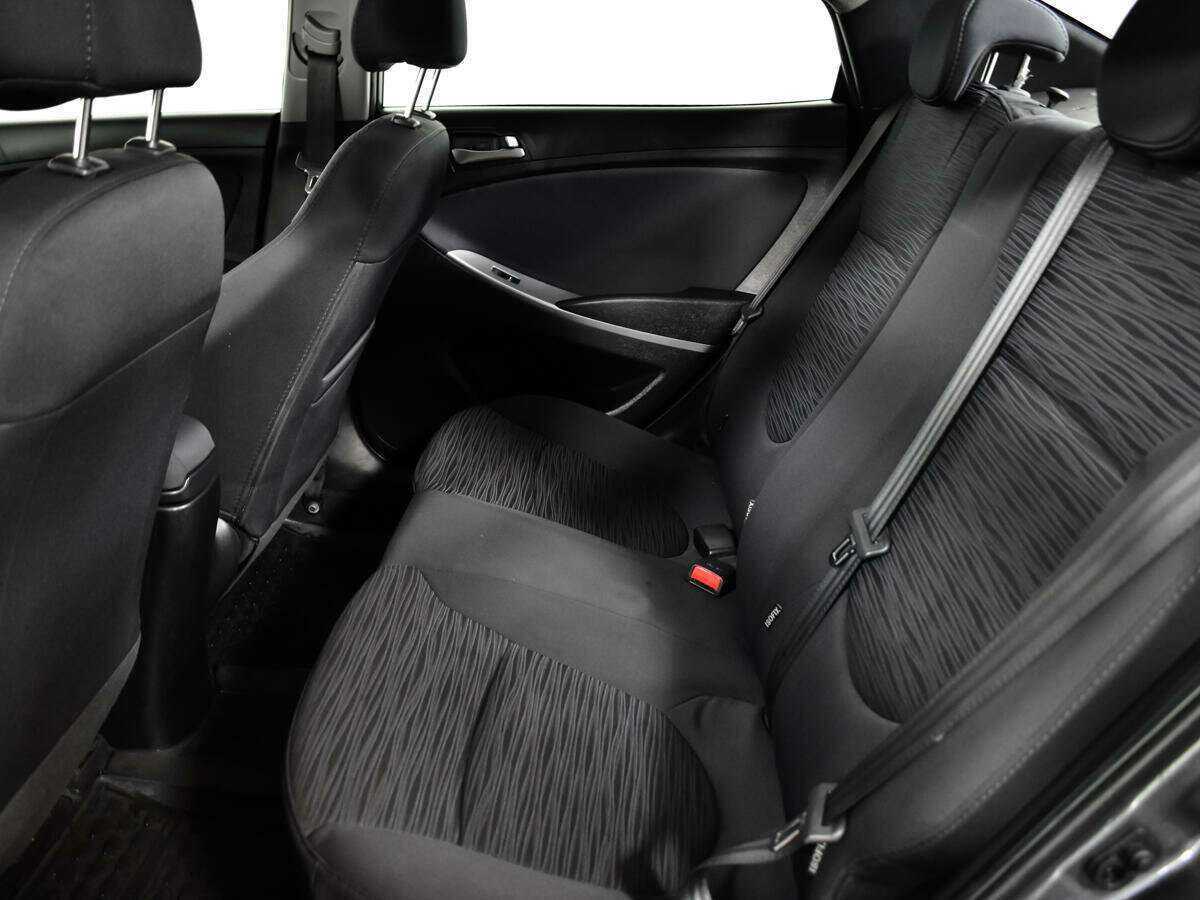 Hyundai Solaris с пробегом — 2016 год. Фото: #9