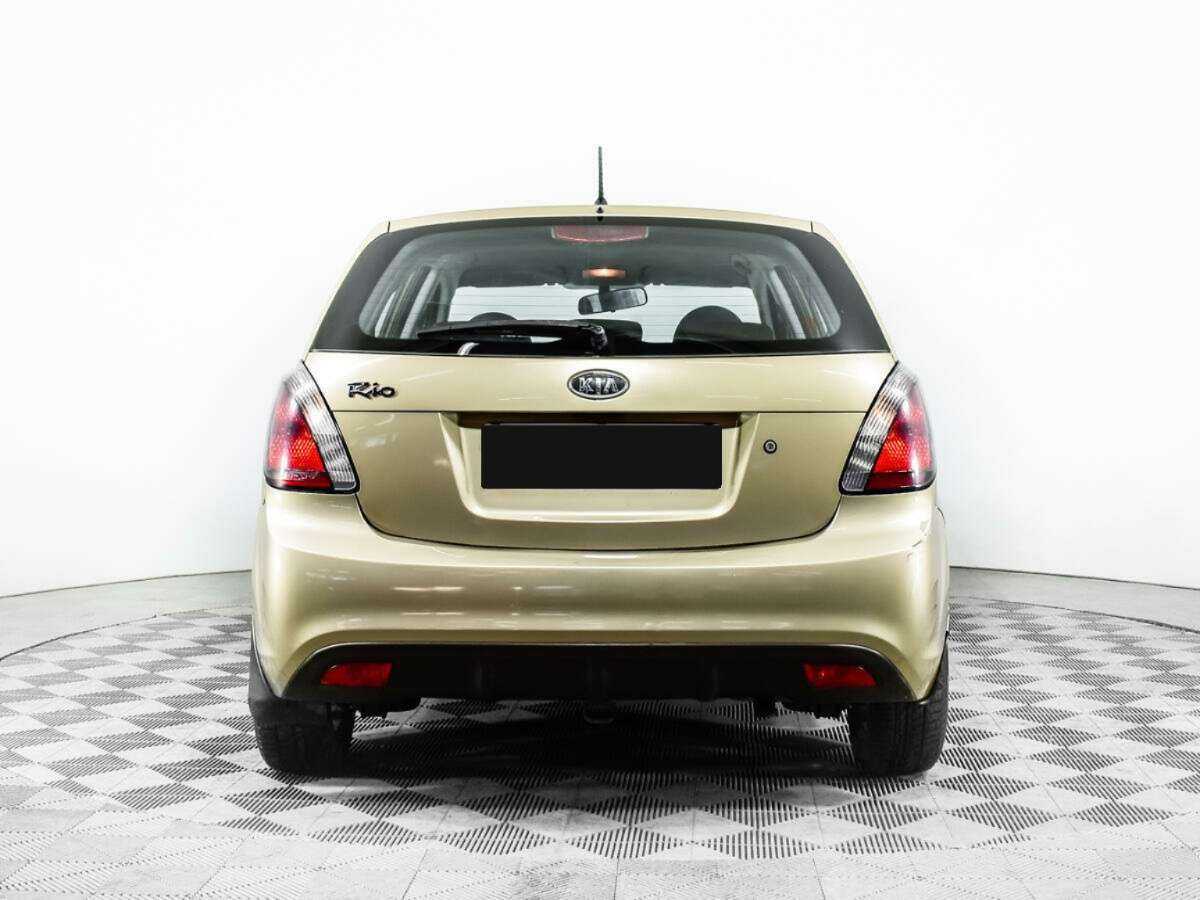 Kia Rio с пробегом — 2010 год. Фото: #5