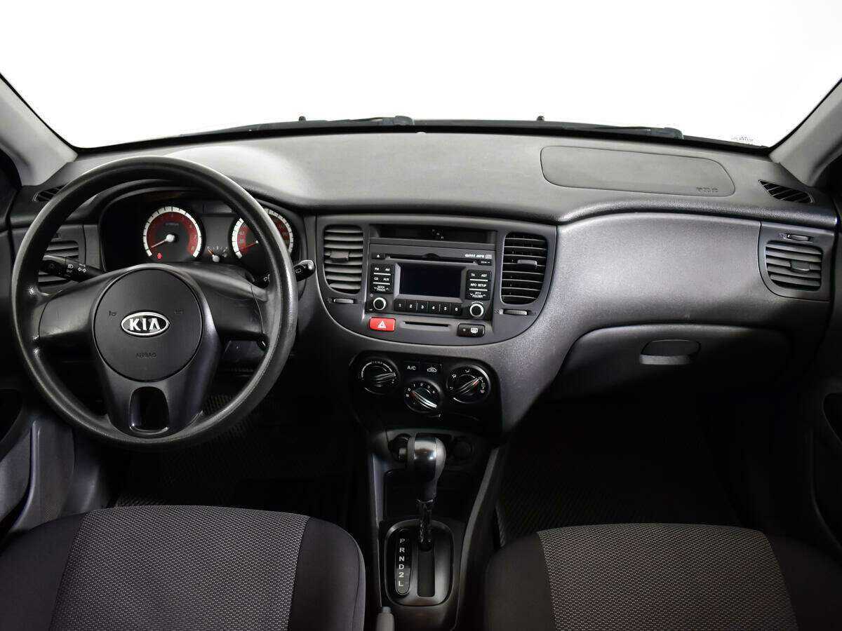 Kia Rio с пробегом — 2010 год. Фото: #11