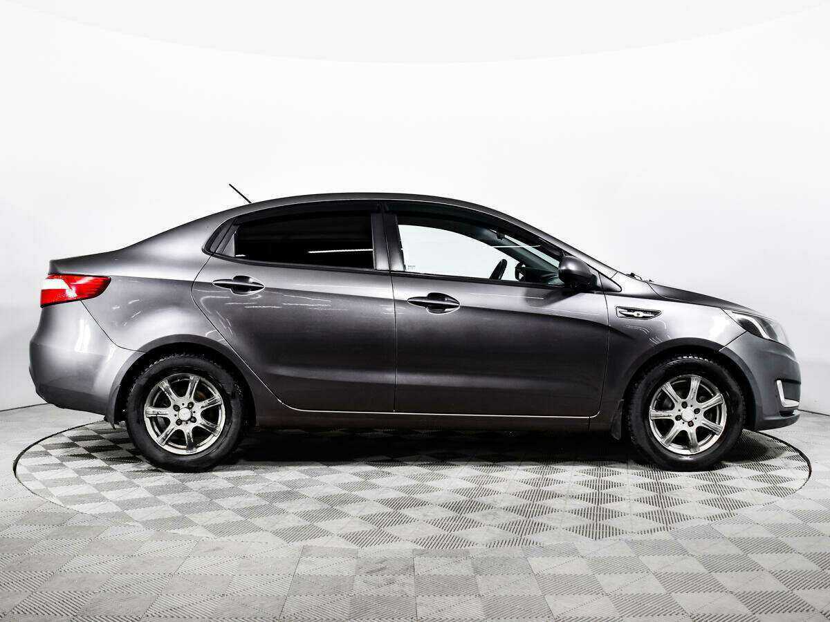 Kia Rio с пробегом — 2011 год. Фото: #3