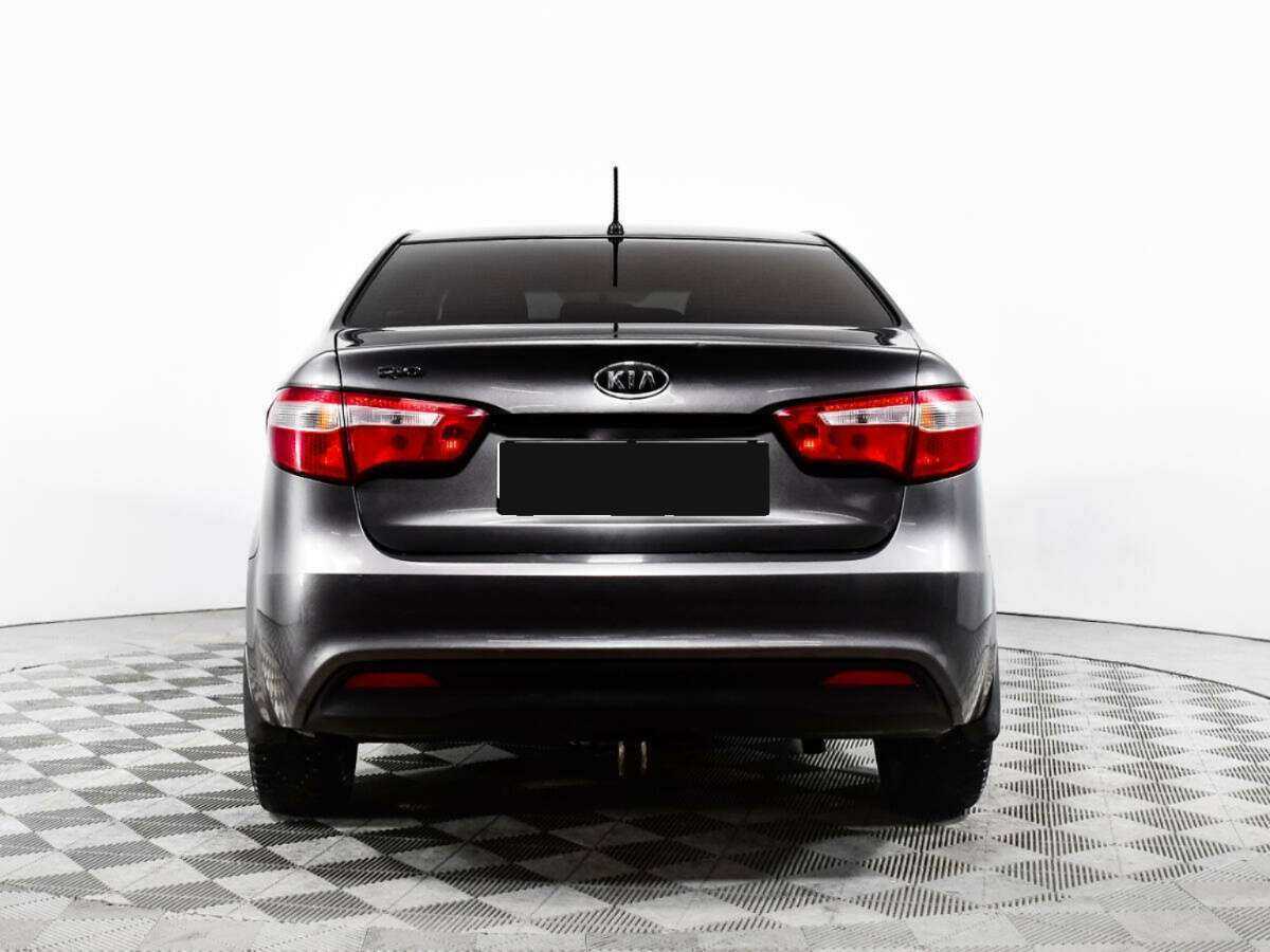 Kia Rio с пробегом — 2011 год. Фото: #5