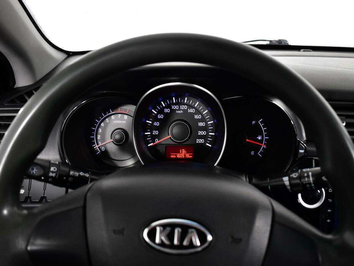 Kia Rio с пробегом — 2011 год. Фото: #10