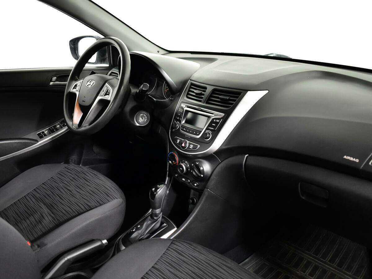 Hyundai Solaris с пробегом — 2015 год. Фото: #8