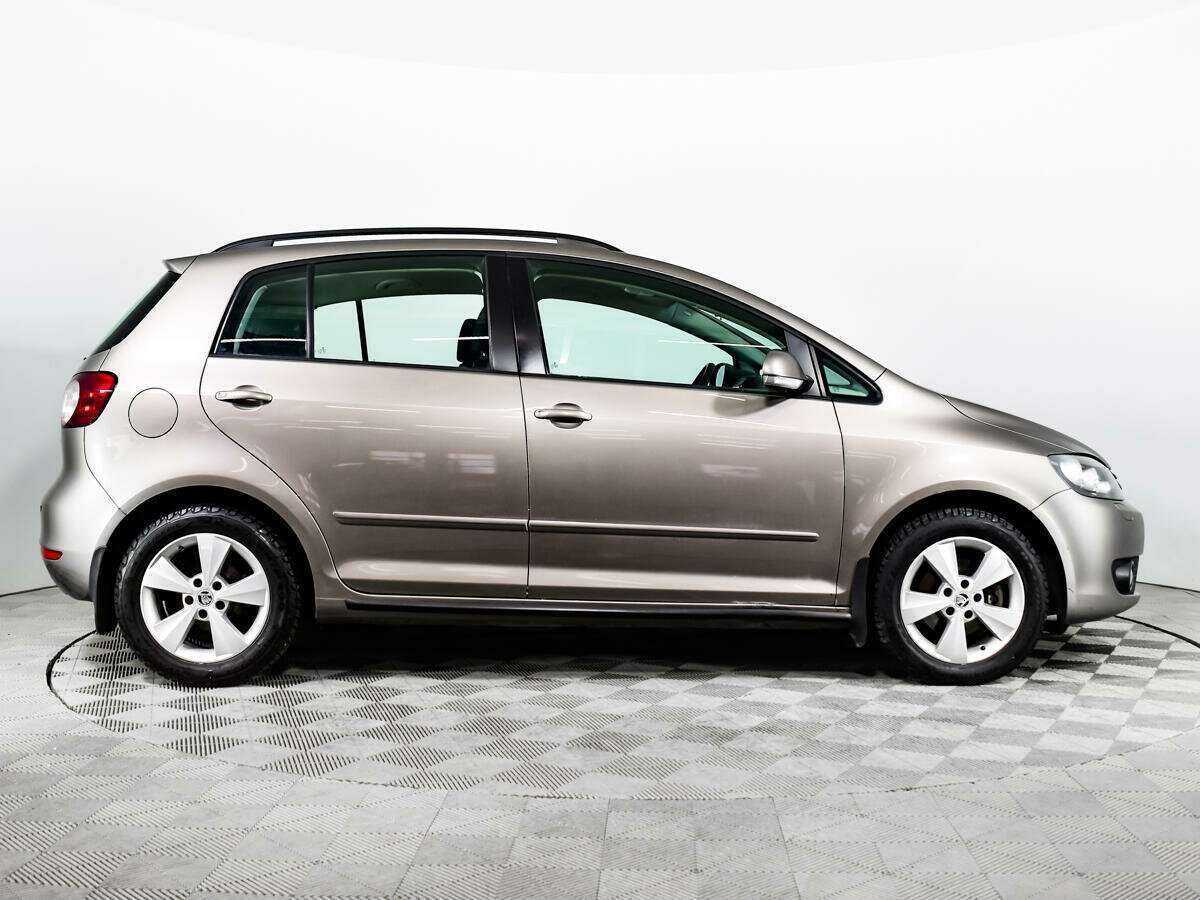 Volkswagen Golf Plus с пробегом — 2011 год. Фото: #3