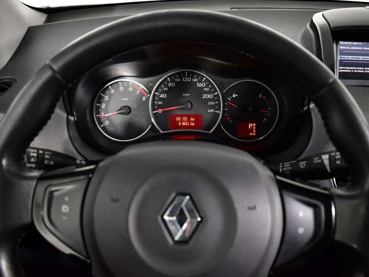 Renault Koleos с пробегом — 2011 год. Фото: #10
