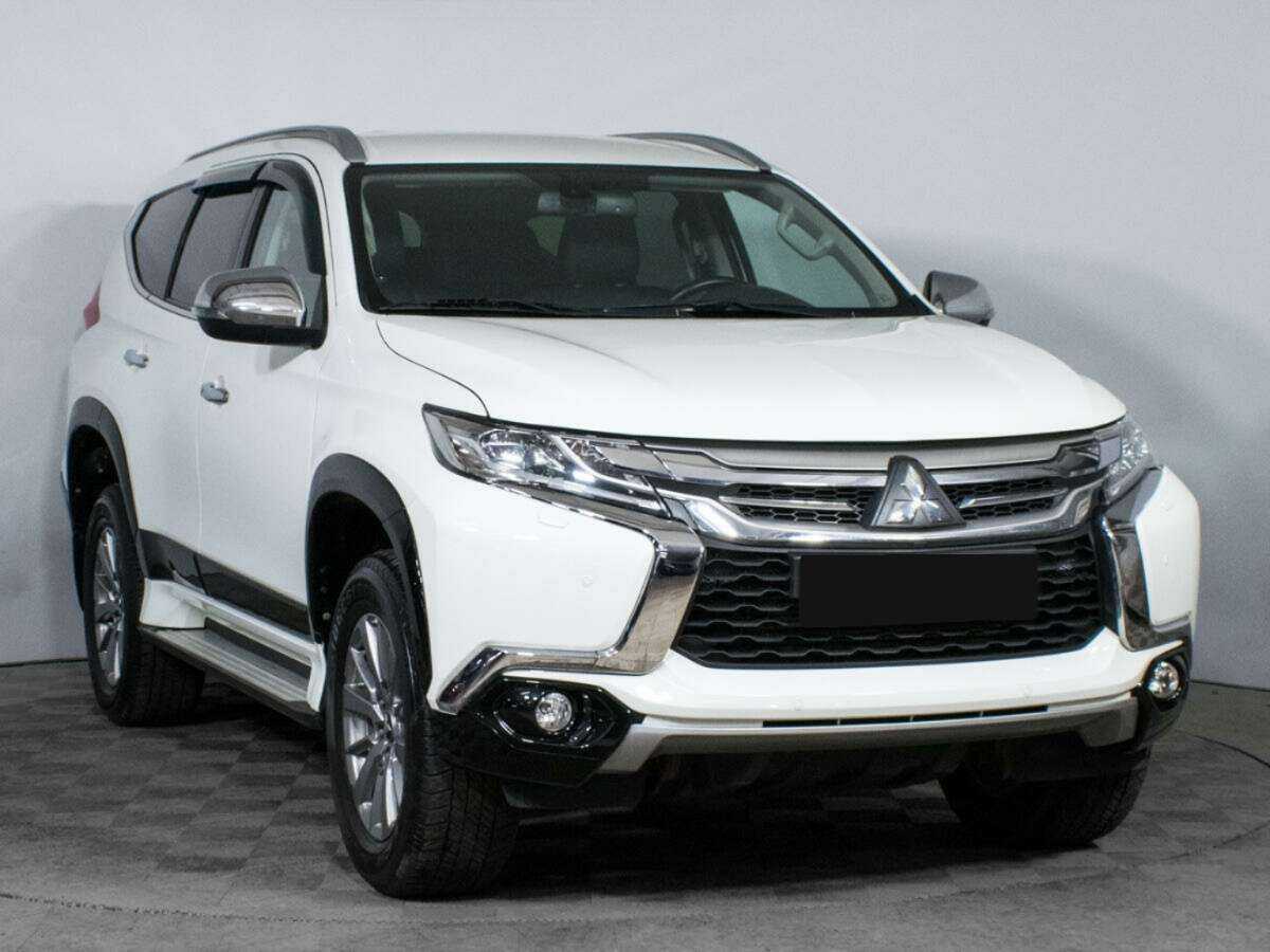 Mitsubishi Pajero Sport с пробегом — 2018 год. Фото: #2