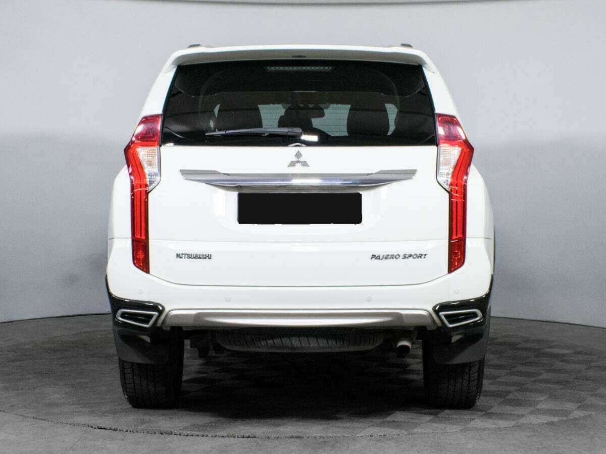 Mitsubishi Pajero Sport с пробегом — 2018 год. Фото: #4