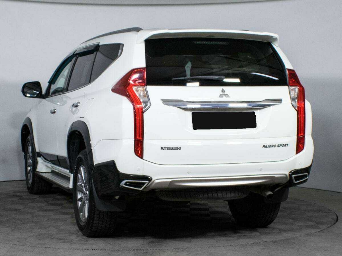 Mitsubishi Pajero Sport с пробегом — 2018 год. Фото: #5