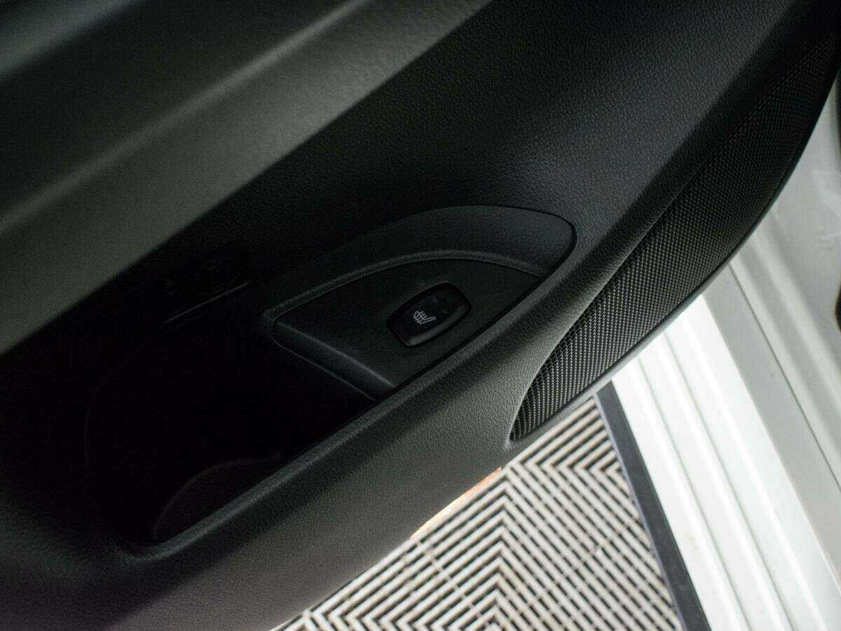 Mitsubishi Pajero Sport с пробегом — 2018 год. Фото: #13