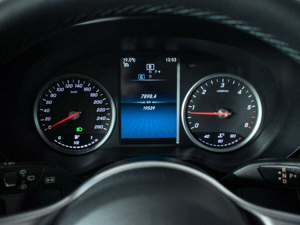 Mercedes-Benz GLC с пробегом — 2022 год. Фото: #10