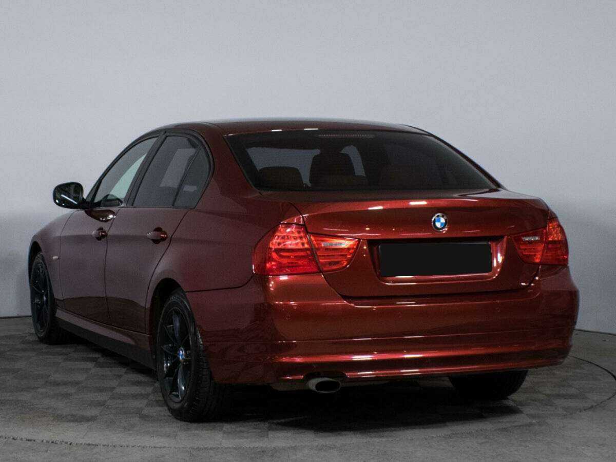 BMW 3 серии с пробегом — 2011 год. Фото: #6